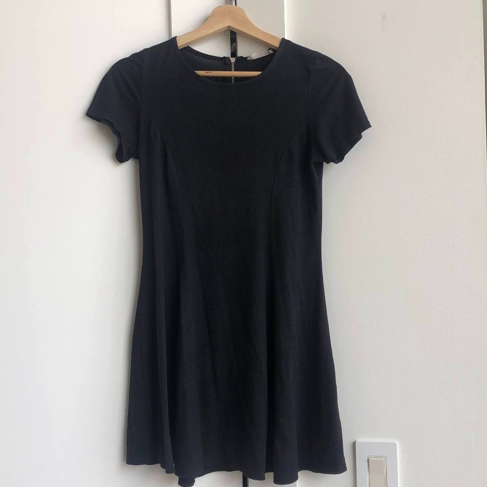 Mini black dress, short sleeve